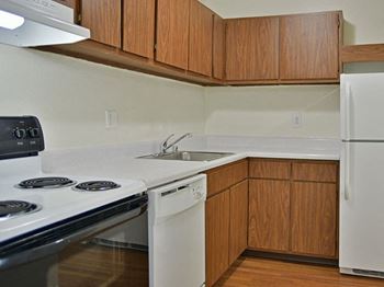 Efficient Kitchen Appliances at Windsor Place apartments in Davison, MI